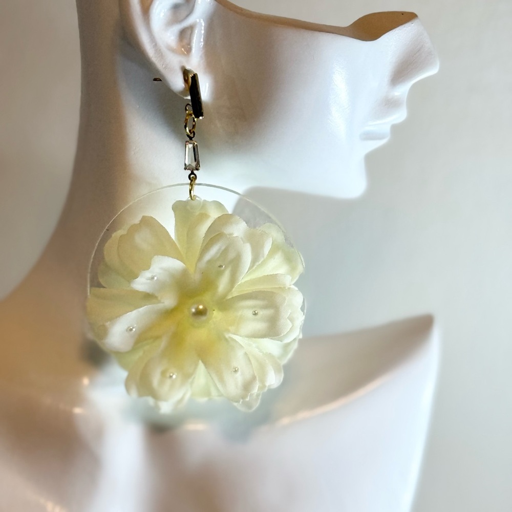 Elegant Floral Drop Earrings